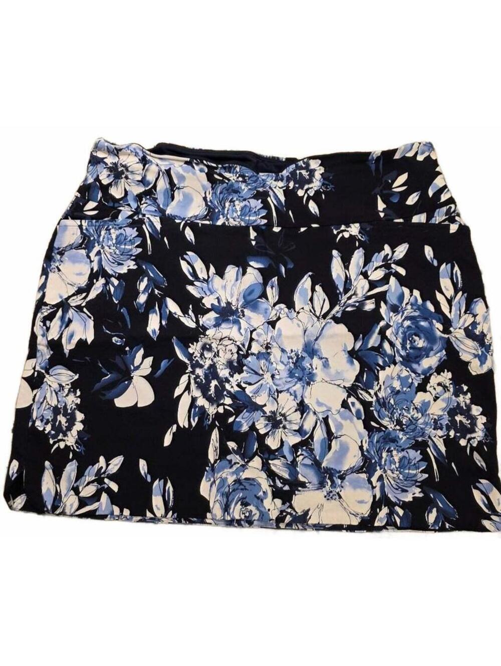 S.C. & Co. Women's Blue Floral Skort Size XXL New Without Tags with Pockets